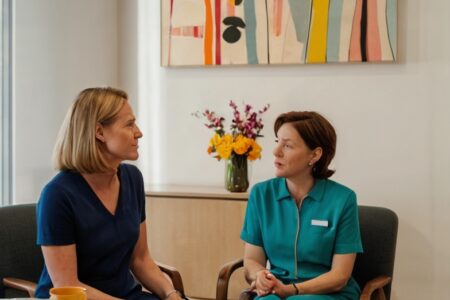 Como pedir que amigos te apresentem pessoas sem ficar estranho