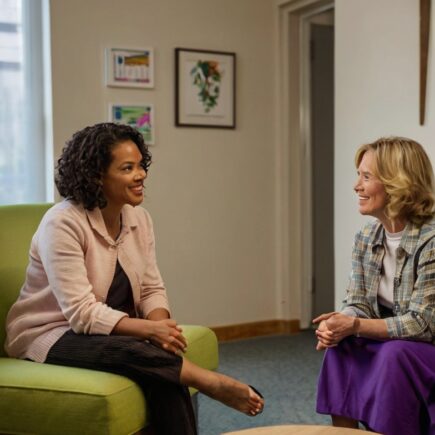 A Importância do Contato Visual Enquanto o Outro Fala