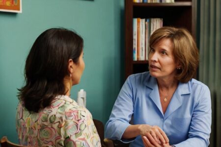 A ciência do sono a dois: os benefícios (e desafios) de dormir de conchinha todas as noites