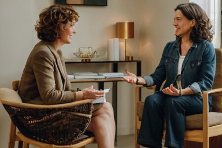 Estratégias emocionais para lidar com os picos de saudade à distância