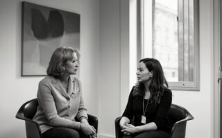 Como Saber a Hora Certa de Pedir o Número de Telefone